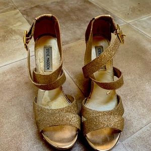 Steve Madden Gold platform wedge